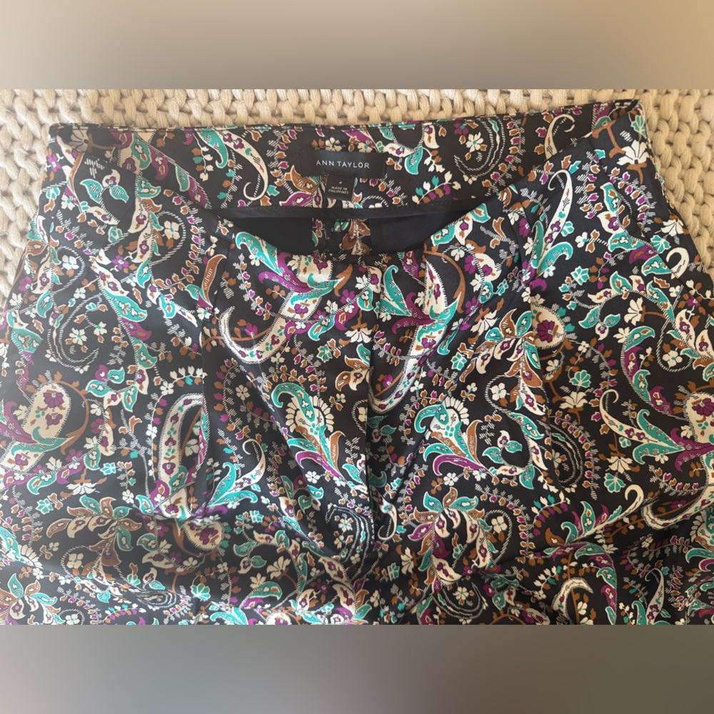 Ann Taylor Floral Paisley Women's pants - Picture 2 of 2